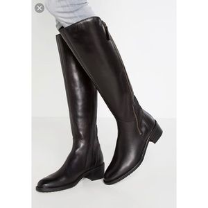 Clark’s Valana Melrose Boots in black